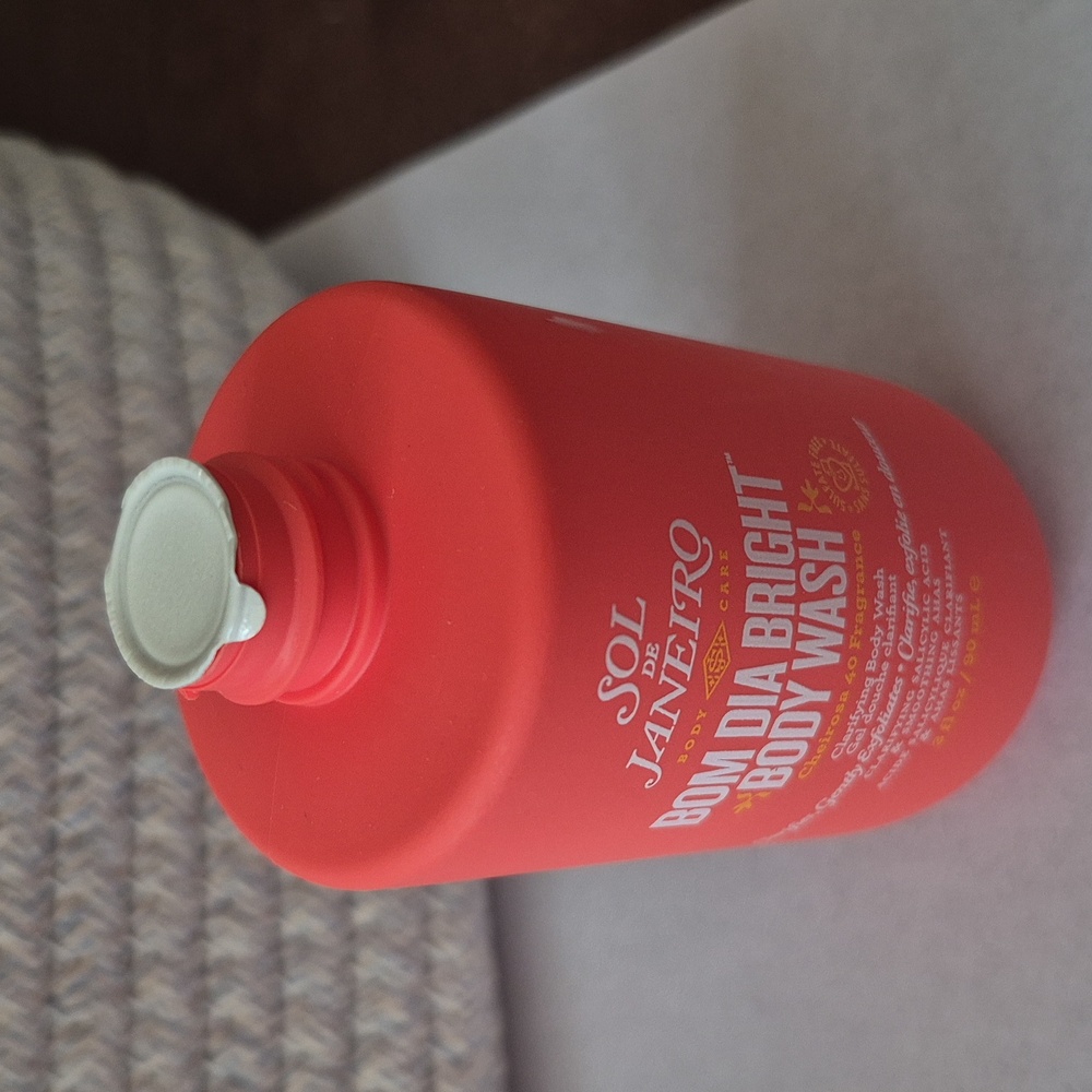Sol de Janeiro Pink Body Wash Bath & Body 3fl oz #40 - Picture 2 of 2